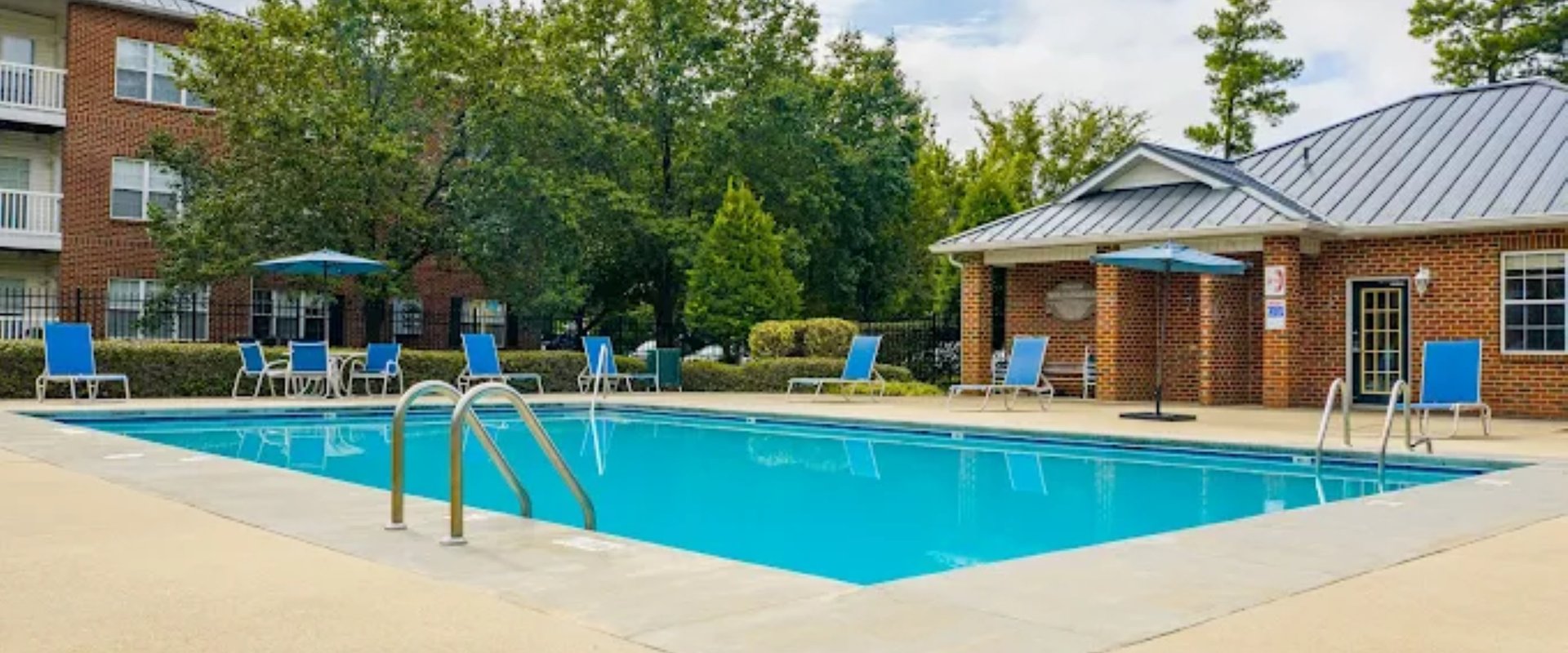 Northstone Apartments pool